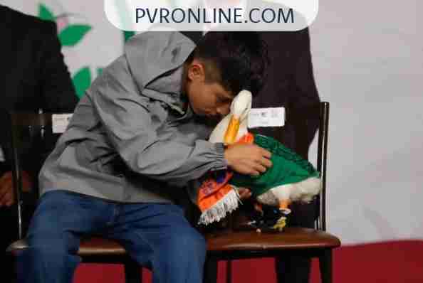 Merlín, el pato viral del Mundial, llega a Palacio Nacional
